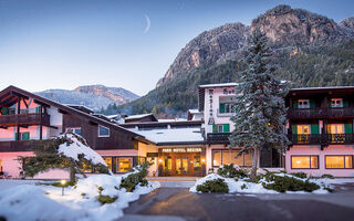 Náhled objektu Park Hotel Regina delle Dolomiti, Tésero