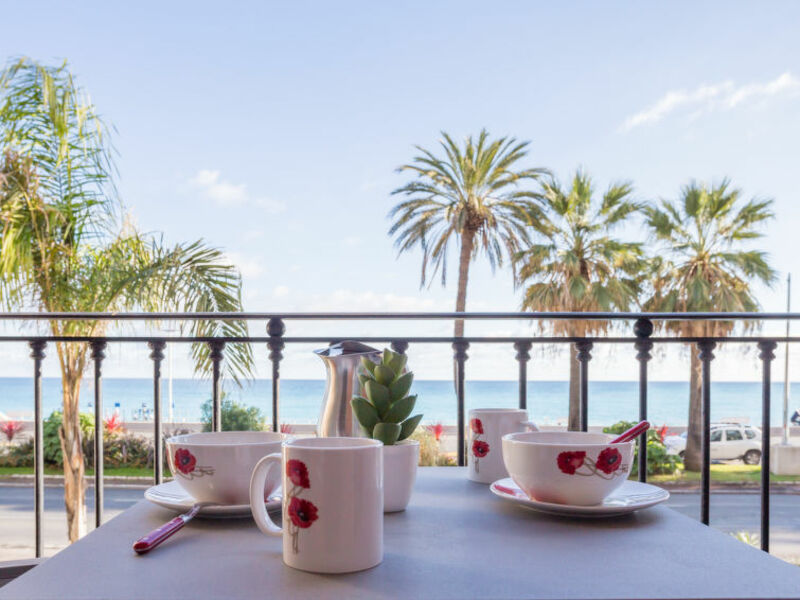 Galets D'Azur Promenade Des Anglais