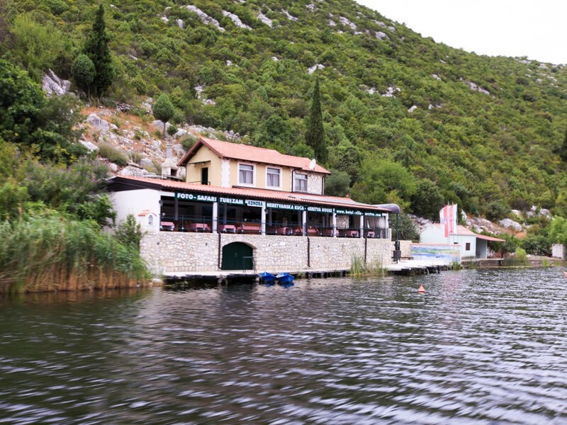 Robinzonáda Neretva