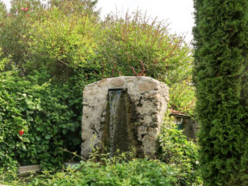 Rosso - Res. Nel Giardino Di Renzo