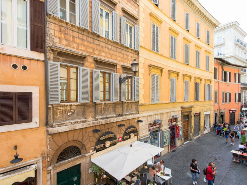 Trevi Fountain Elegant Two Bedrooms