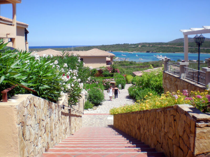 Baia De Bahas - Apartments & Resort