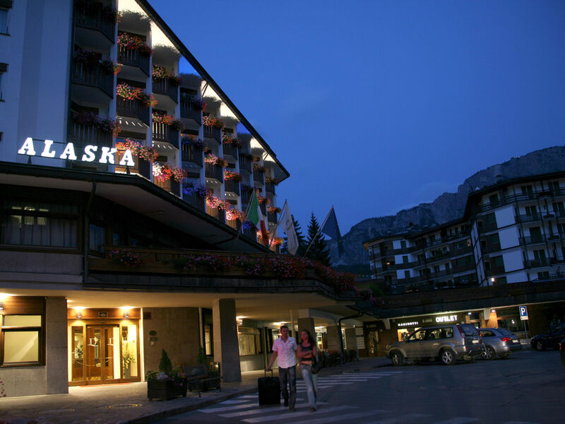 Hotel Alaska Cortina