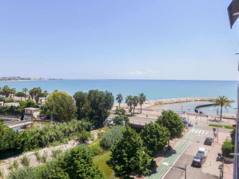 Le Cagnes Beach