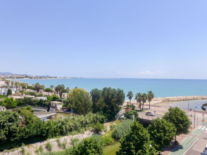 Le Cagnes Beach