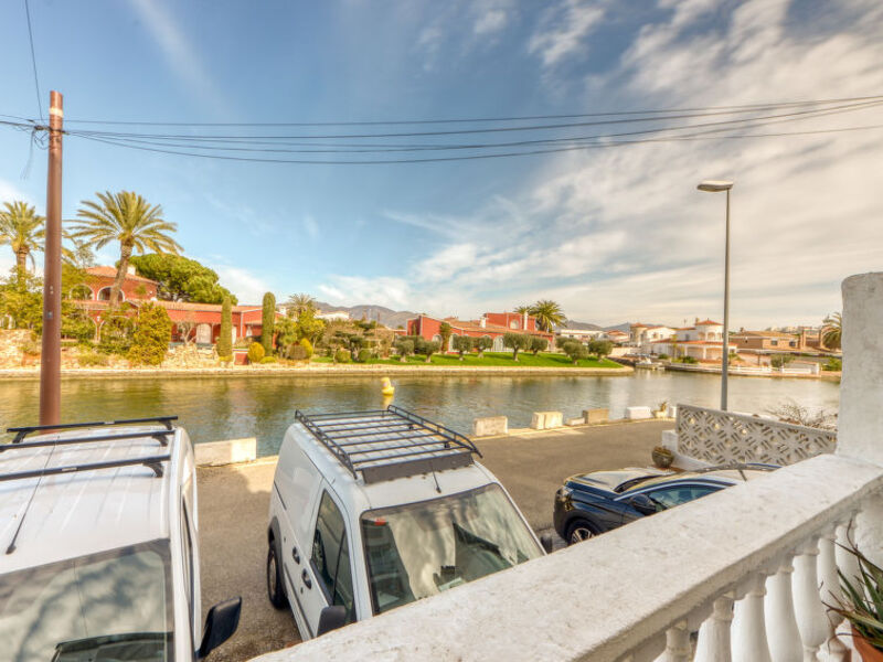 Port Empúries