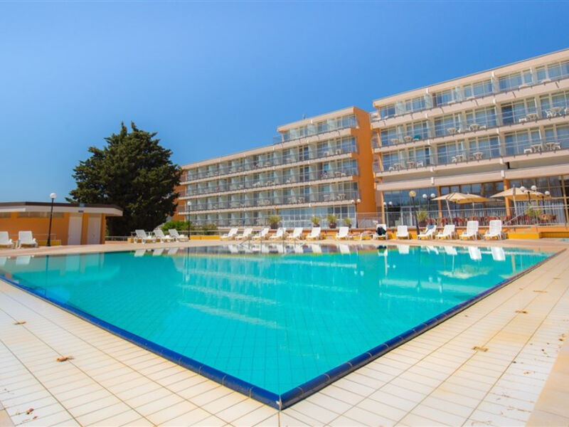 Arena Hotel Holiday