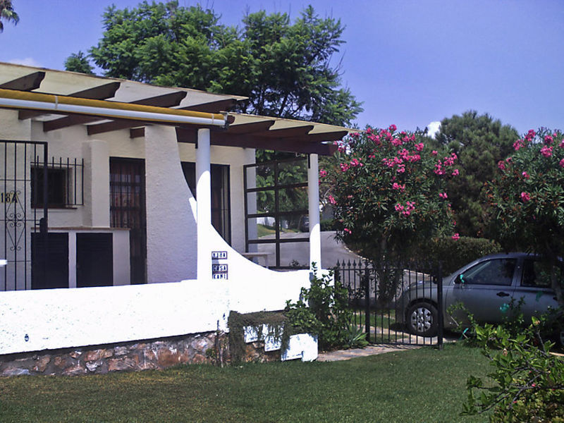 Las Buganvillas