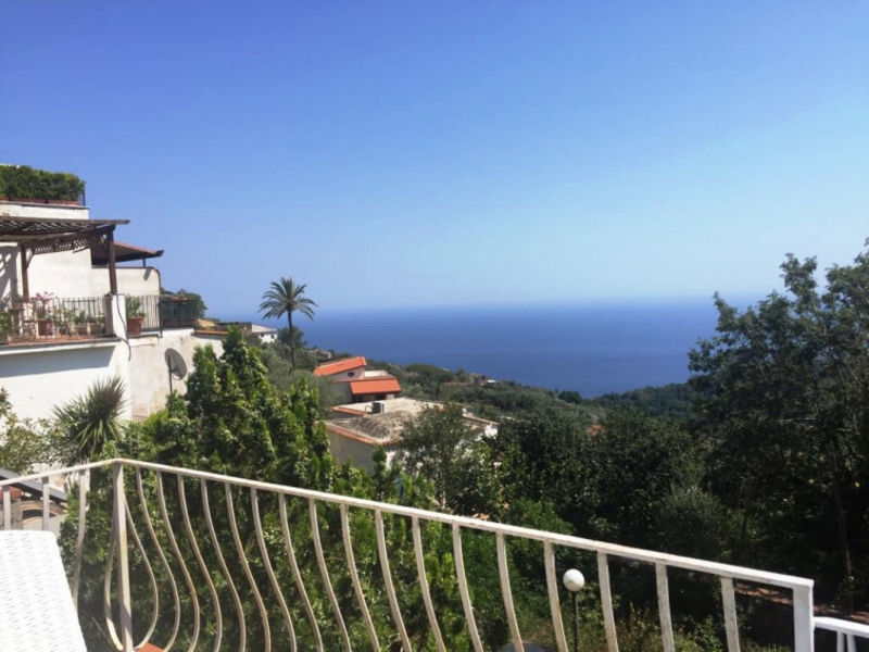 Pool & Sea View