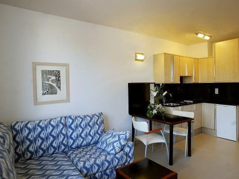 Atenea Park Suites-Apartments